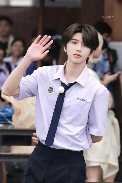 奔跑吧校服路透##蔡徐坤白月光学长