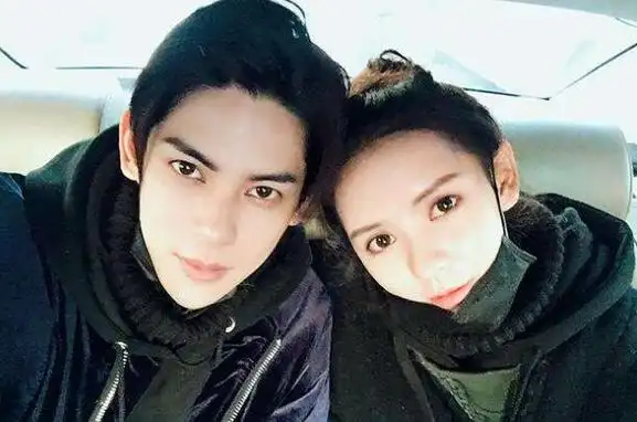 张予曦和男友穿情侣装外出最萌身高差超有爱