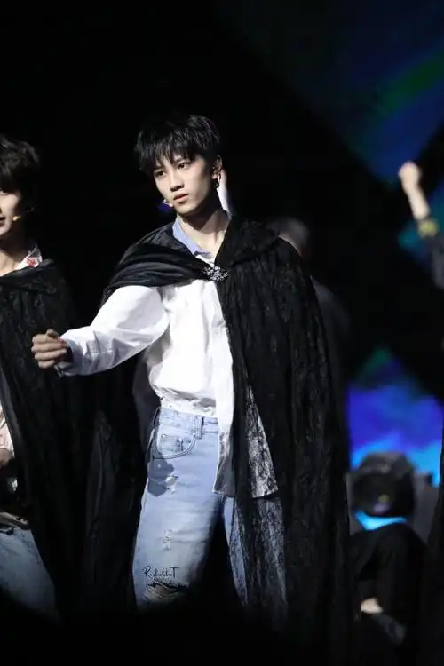 敖子逸 senorita##敖子逸 十七云程我陪你