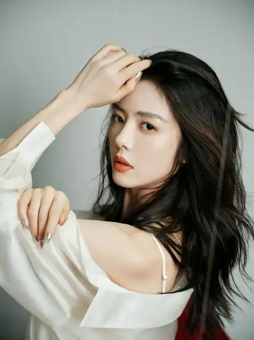 蔡文静回应戚薇##蔡文静白月光造型##蔡文静抹胸吊带