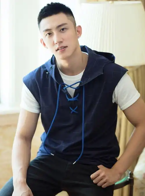 黄景瑜是怎么出道的?