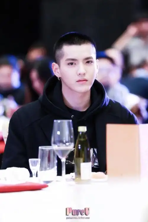 吴亦凡 帅哥 板寸 老炮儿