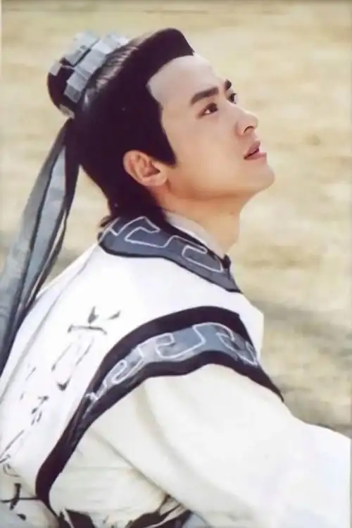 不只拥有五阿哥这样的国民角色,还演过白衣胜雪花无缺的苏有朋