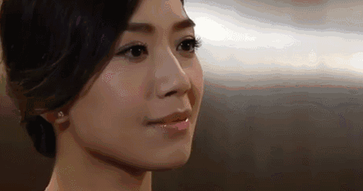 主人格时候的俏皮↓演过众多专业人士的黄智雯这一次饰演大律师方以因