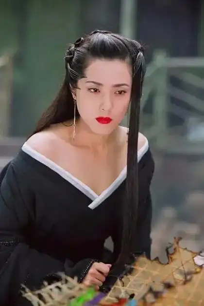 中戏两百年一遇的美女(朋友称其不上镜的曾黎到底有多美)