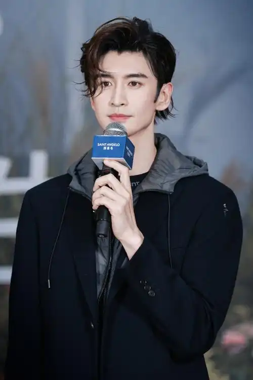 #报喜鸟品牌运动西服代言人张云龙#