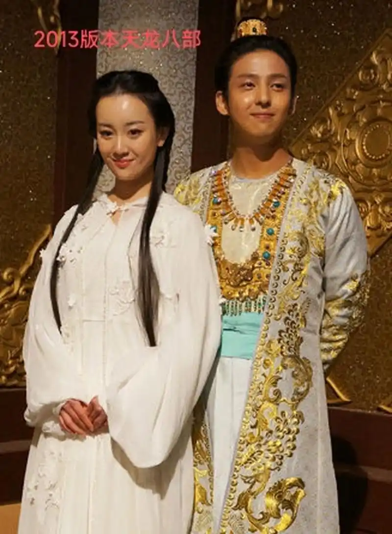 天龙八部三个版本的段誉王语嫣在一起的样子,你们觉得哪一个版本的才
