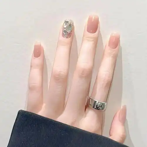 1,夏天冰透色显白美甲图,短指甲也可以美美哒!越看越爱?