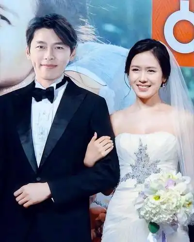 虽然是p图,但玄彬和孙艺珍看起来真的很登对耶～男的帅女的美