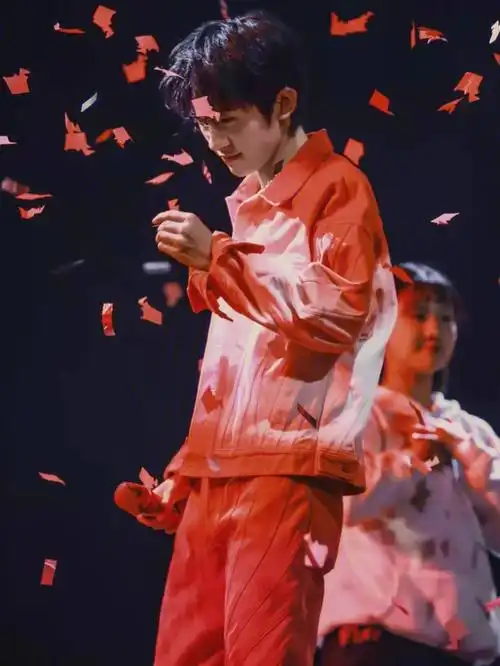 舞台王者易烊千玺