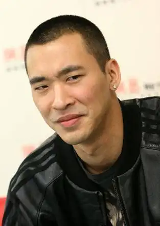 黄立行这种发型,叫什么名称?