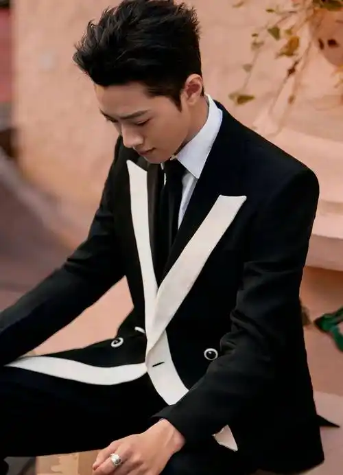 赖冠霖近期正在进行导演作品《北京下雨了》的后期工作,并表示或将于