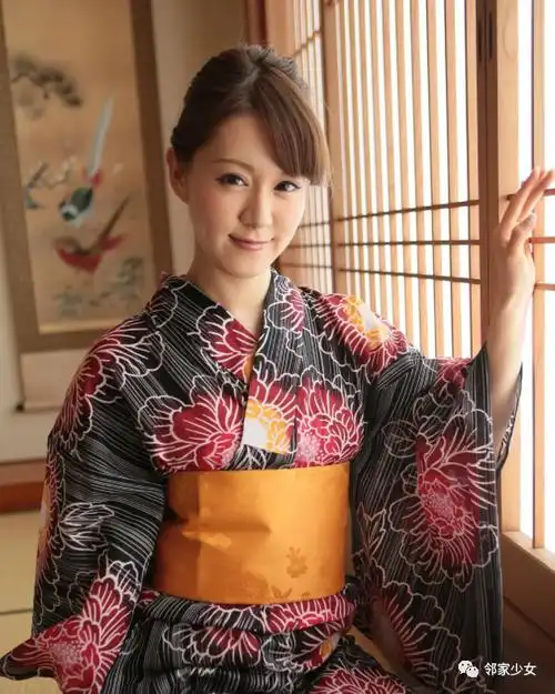 白咲莉乃立花瑠莉笑起来的小酒窝很可爱