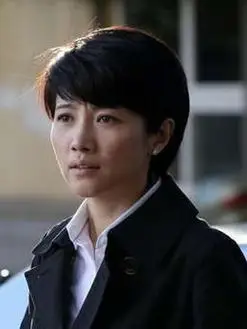 满秋(颜丙燕饰演)