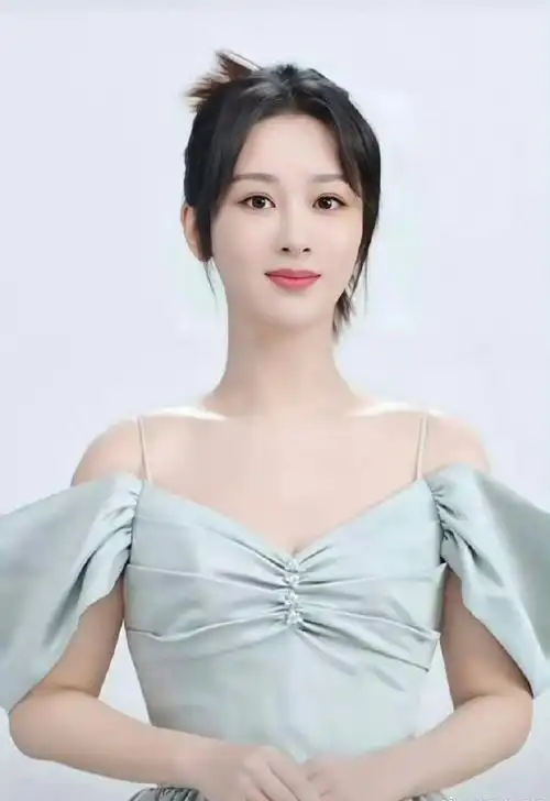 杨紫最新代言物料图