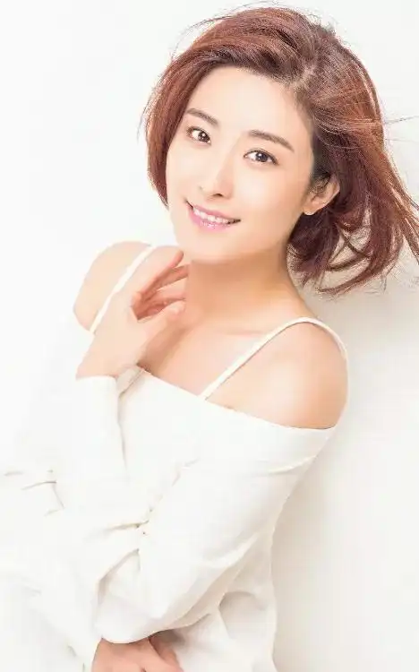 徐百卉气质优雅迷人高清写真