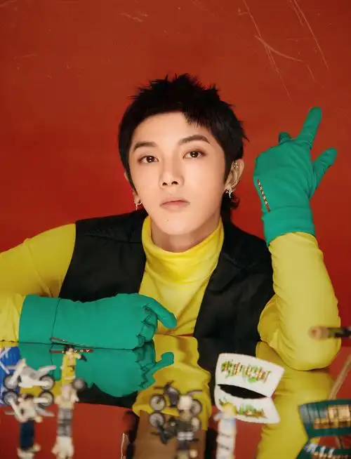 华晨宇时尚个性写真