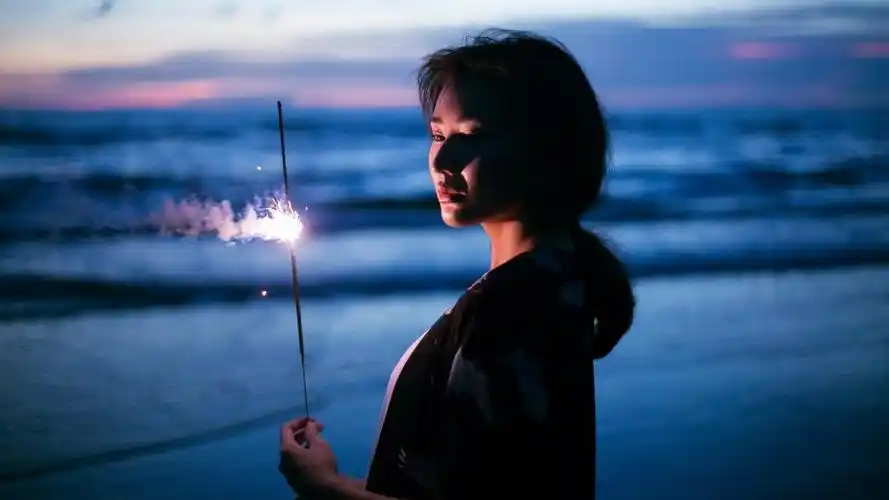 女生一个人的孤单图片,高清壁纸,图片,时光记忆-回车桌面