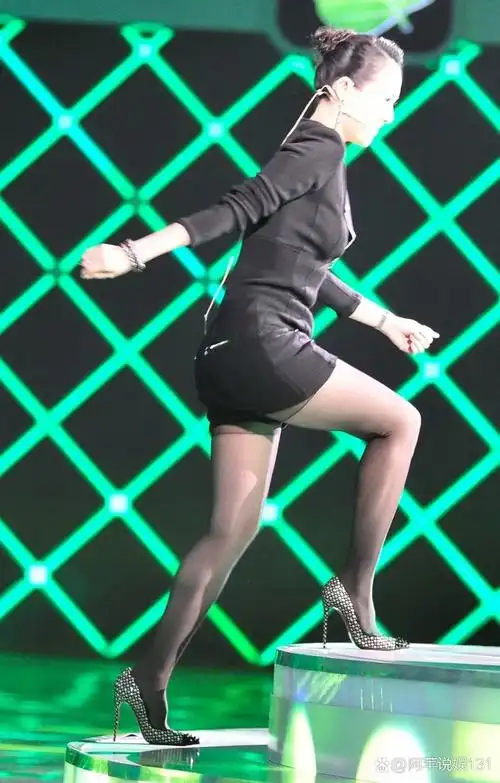 国际影后性感女神章子怡黑丝合集太性感!