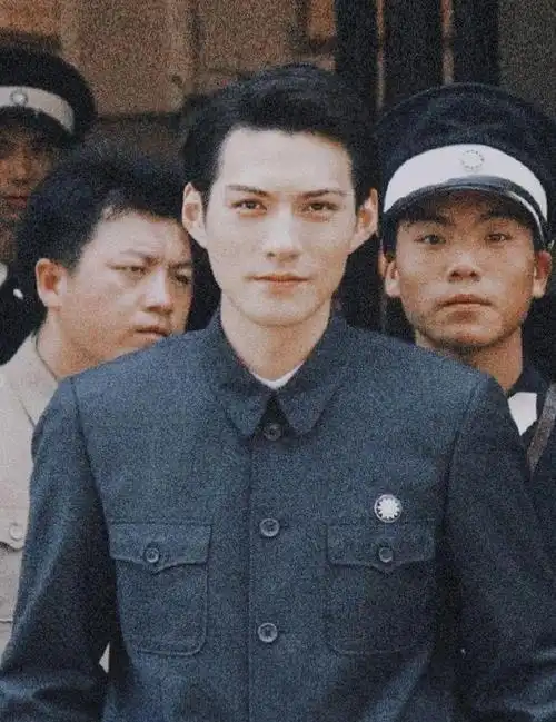 盛世美颜严屹宽他一出场民国富家少爷的氛围感全都有了