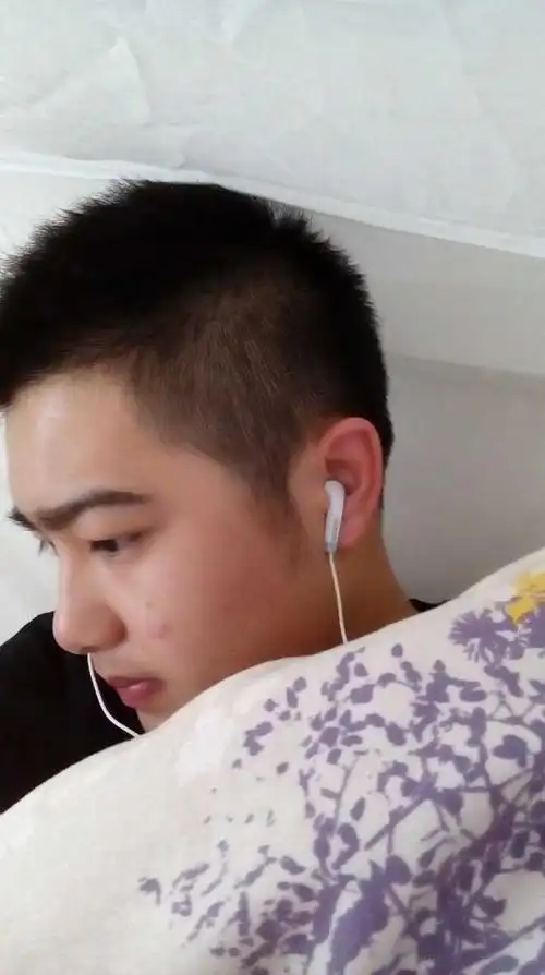 如何长出性感的鬓角?