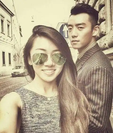 郑恺白富美女友家境大起底打扮时髦海量美照曝光