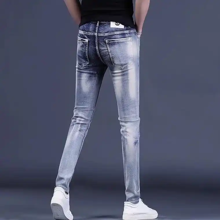 这款牛仔裤真的是男生们的必备单品!