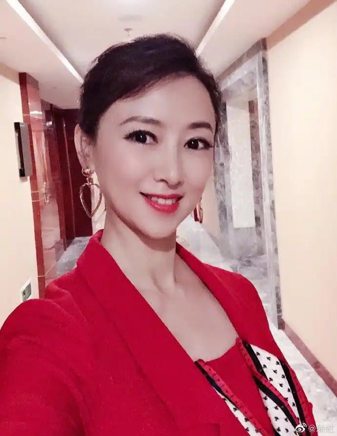 人生就像登山,遙看目标似乎高不可攀	其实每向前一