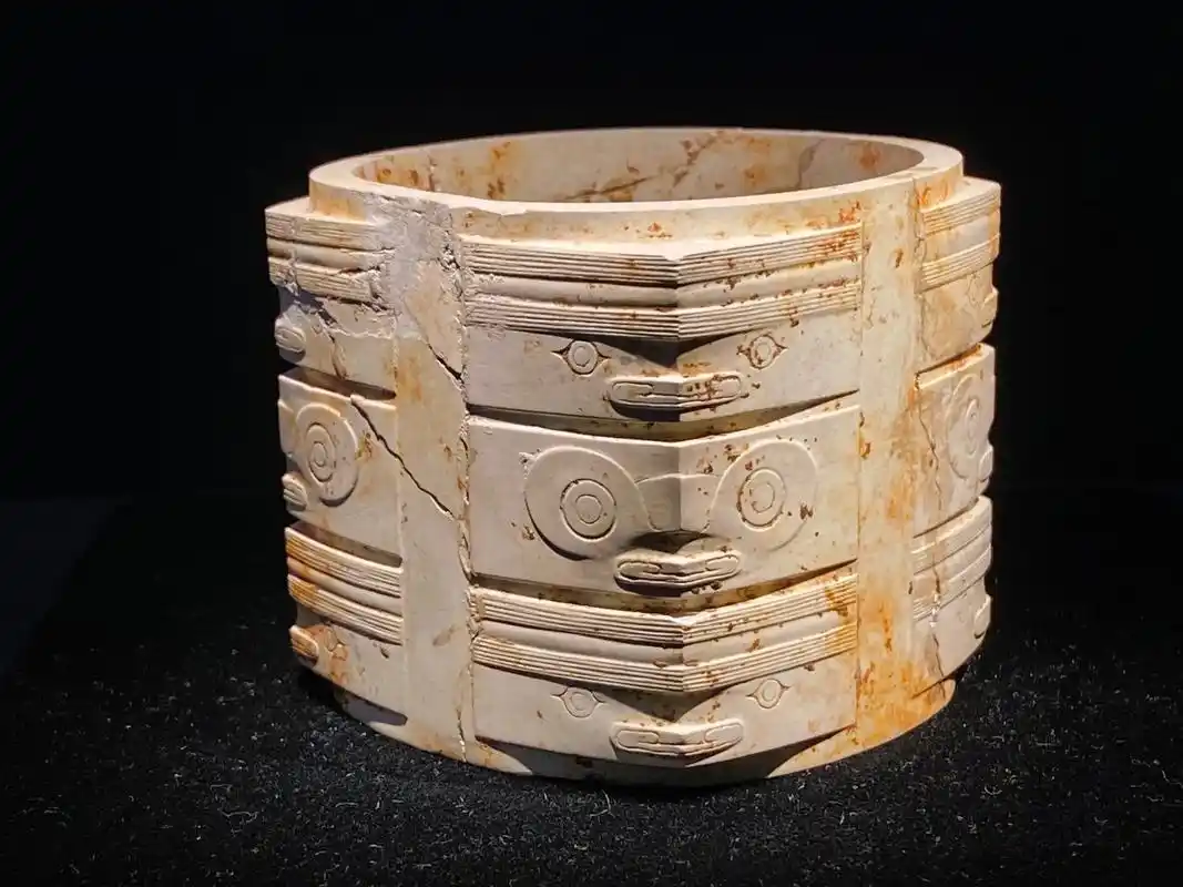 良渚文化玉器#器物之美 #鉴赏 #藏品 #考古 #玉文化 - 抖音