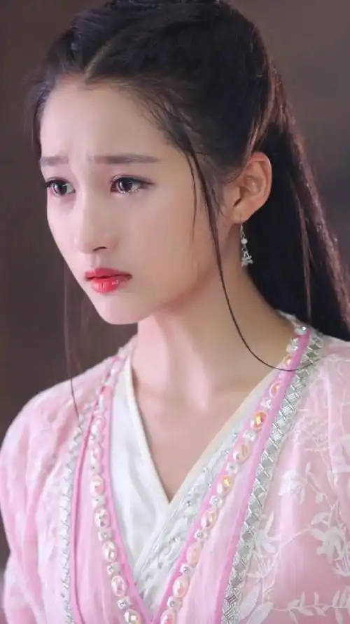 古装女星:热巴,杨幂,关晓彤,还有最后一位,你最喜欢哪个?