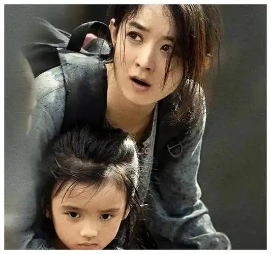 康村村民王永强和郝秀萍为了给女儿治病,向村霸的儿子借高利贷,却陷入