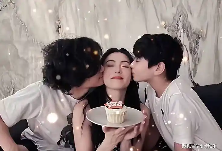 张柏芝43岁生日,粉丝豪掷百万应援,在全国5地买广告位庆生_内地_儿子