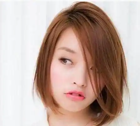 菱形脸的美女,这些发型可以去尝试一下,好看又时尚!