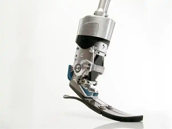 没腿也能跑步登山 高科技运动型假肢来实现