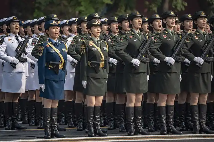 国庆图集④|女兵方队:新中国国庆阅兵史上首次出现女将军