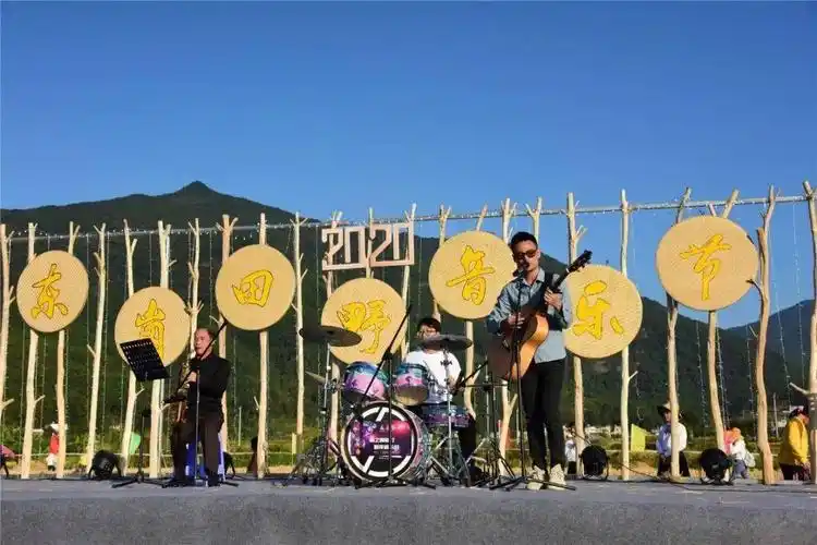 稻田搭台,篝火晚会……今天!武平东岗"田野音乐节"嗨翻了