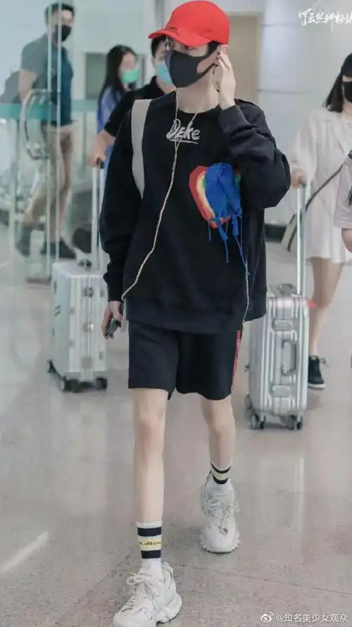 罗云熙的腿好像筷子##多少女孩羡慕罗云熙的腿