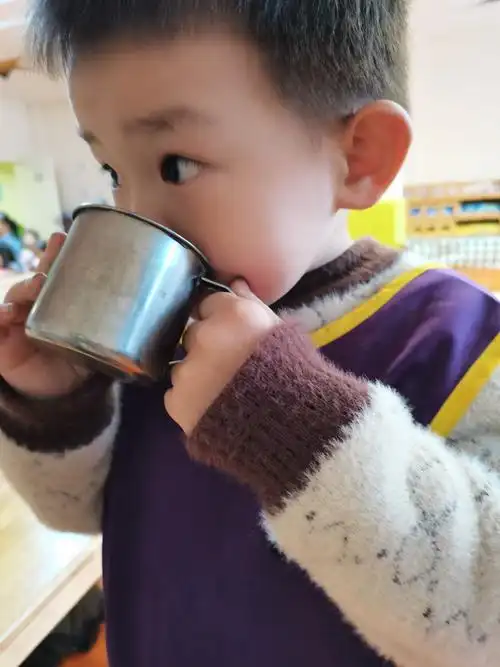 皇鼎森林幼儿园——实验中二班——李俊泽小朋友