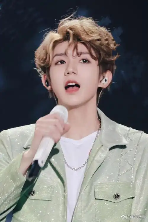 近日,令人振奋的消息传来,王源的演唱会终于获批了!