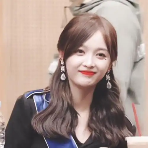 吴宣仪头像简介