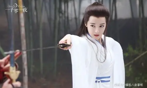 迪丽热巴造型翻车上热搜:如果你不是倾国倾城,就别硬凹古装女神