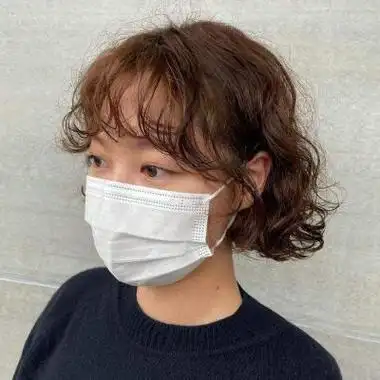 发型设计女中卷短发(新发型女短发烫发图片)