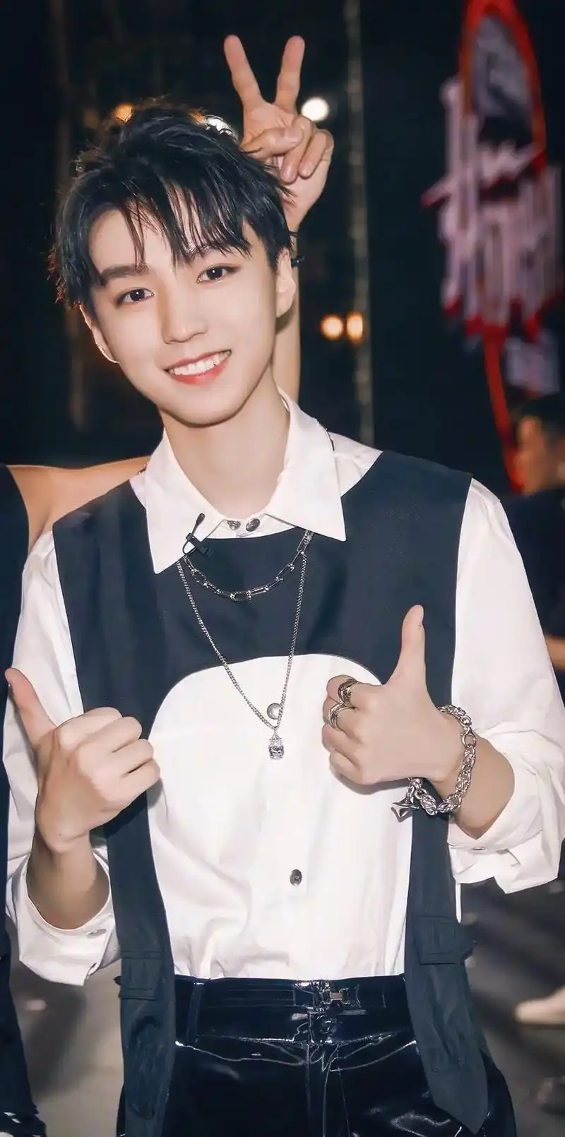 王俊凯:放弃很容易,但坚持一定很酷#王俊凯让人心动的n个瞬间 - 抖音