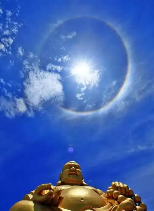 五台山惊现佛光一幕真的太神奇了