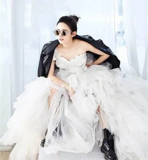 赵丽颖可爱,清纯,时尚婚纱写真!