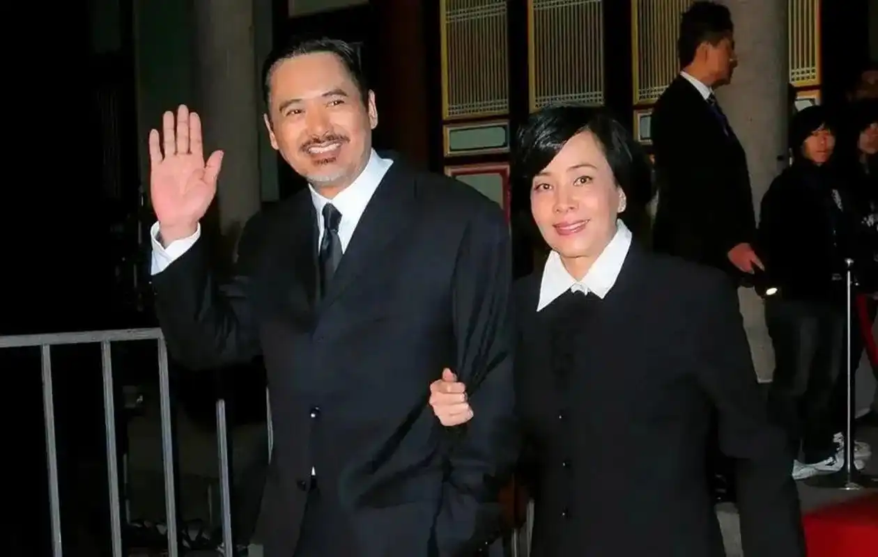 67岁周润发认亲私生女,56亿财产最终继承者终于公布!