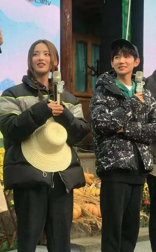 王源抽烟照片是被私生饭曝光?或与杨超越有着莫大关系_网易订阅