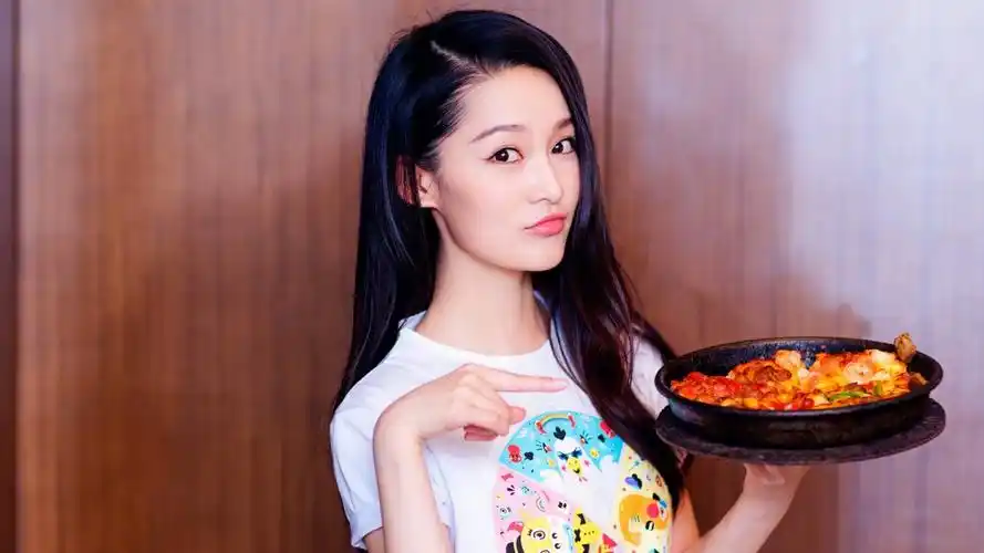 最新美女李沁壁纸312