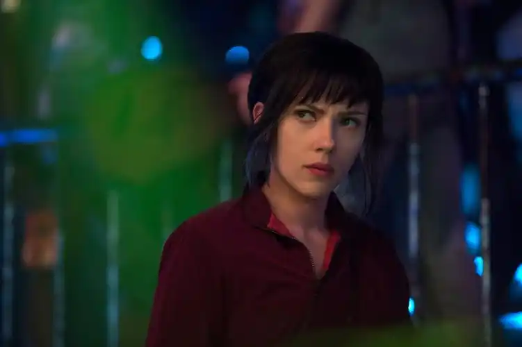 斯嘉丽约翰逊攻壳机动队4k1080x1920分辨率查看