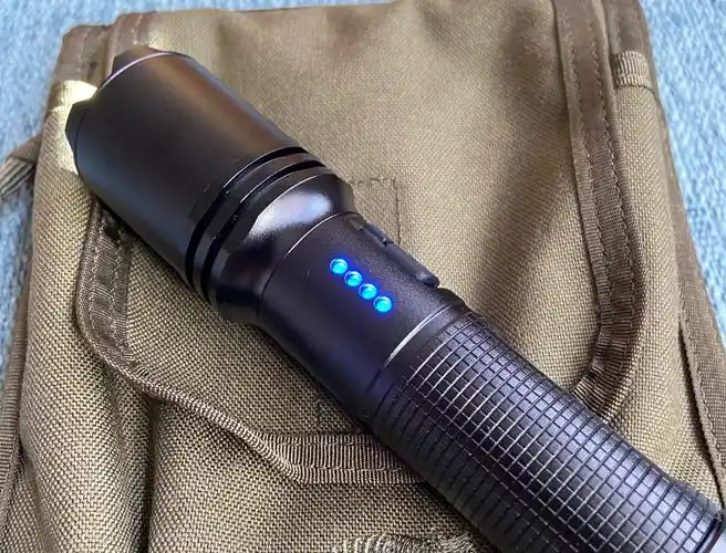 王牌再升级,凯瑞兹打造军警专业装备高亮强悍战术手电